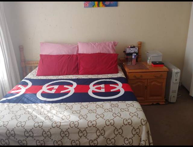 2 BEDROOM PROPERTY TO RENT IN ROOIHUISKRAAL NORTH